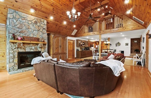 Bracey House | Docksology | Log Cabin Retreat | Sleeps 21