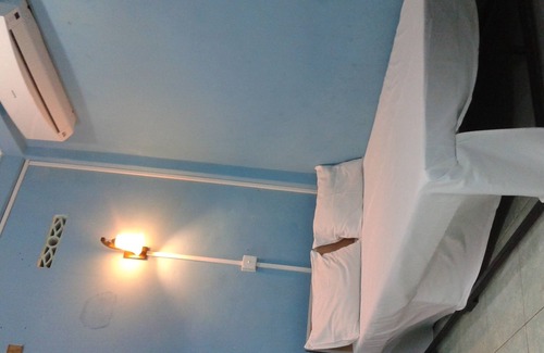 Arunagiri Nagar Bed & Breakfast | DockYard Inn Trincomalee at Dutch Bay Beach