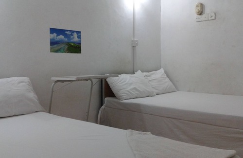 Arunagiri Nagar Bed & Breakfast | DockYard Inn Trincomalee at Dutch Bay Beach