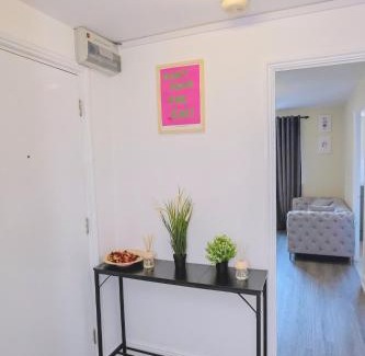 Woolwich Riverside Apartment | Dockyard View Luxury Home