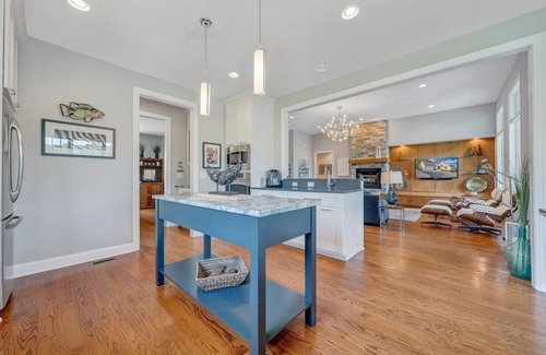 Goodview House | Dog & family friendly, SML VA, quiet cove, kayaks, swimming pool