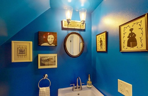 Belfast House | Dog-friendly, 19th-century home in the heart of town - walk everywhere