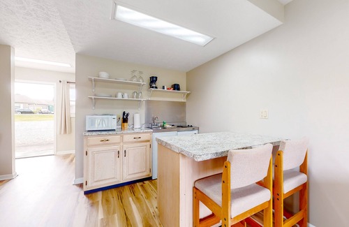 Baneberry Apartment | Dog-friendly, 1st-floor studio with picnic area, patio, fitness room & game room