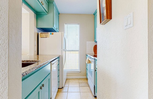 Sailhouse Condo | Dog-friendly, 2-level condo with deck, fast WiFi, pool, tennis & fishing pier