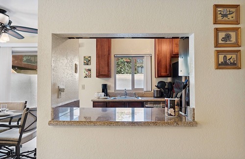 South Scottsdale Condo | Dog Friendly - 2 Patios Heated Pool, Spa & Fitness