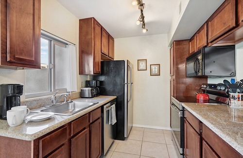 South Scottsdale Condo | Dog Friendly - 2 Patios Heated Pool, Spa & Fitness
