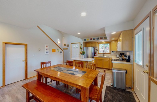Manzanita House | Dog-friendly 2-story duplex with gas fireplace, enclosed yard, gas grill & W/D