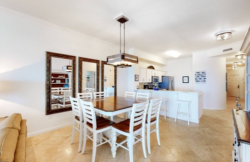 Seagrove Beach Condo | Dog-friendly 4th-floor 3-bedroom condo with stunning Gulf views & pickleball