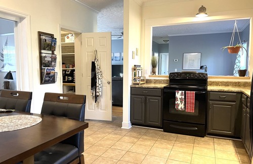 Skyland House | Dog Friendly 5/3 Close to AVL, Mtn Biking & Hiking
