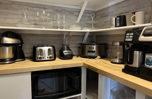 Skyland House | Dog Friendly 5/3 Close to AVL, Mtn Biking & Hiking