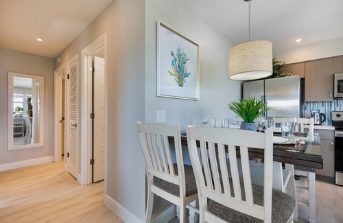 Mid Island Apartment | 🐾 Dog-Friendly and steps to the sugar white sand of Fort Myers Beach