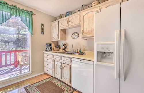 Alto House | Dog-Friendly Alto Escape w/Hot Tub + Foosball!