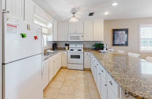 East End House | Dog-friendly beachfront home with private pool, outdoor shower, washer/dryer