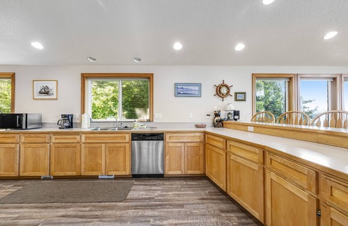 Rockaway Beach House | Dog-Friendly Bay View Home w/Nautical Decor - Close to Beach