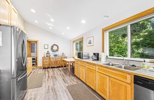 Rockaway Beach House | Dog-Friendly Bay View Home w/Nautical Decor - Close to Beach