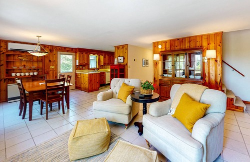 New Harbor House | Dog-friendly beach house with WiFi, private washer/dryer, deck, beautiful views