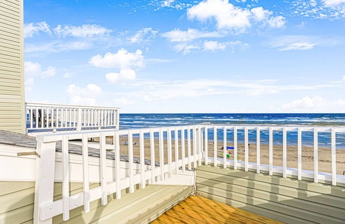 Pirates Beach House | Dog-friendly Beachfront House with Large Wraparound Gulf-front deck