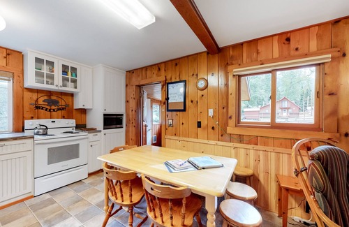 Joseph Cabin | Dog-Friendly Cabin Close to the Lake & Next to Wallowa River w/WiFi, W/D