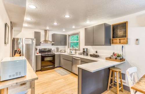 Mount Hood Village House | Dog-Friendly Cabin with Private Hot Tub, Shared Pool & Sauna
