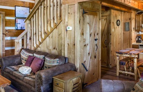 Gatlinburg - Pigeon Forge Cabin | Dog-friendly Cabin! Forested Views! Hot Tub! Grill!