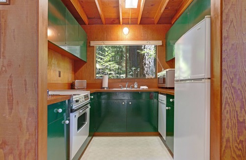 Sea Ranch Cabin | Dog-Friendly Cabin w/Ocean View, Private Hot Tub & BBQ, and Access to Pools