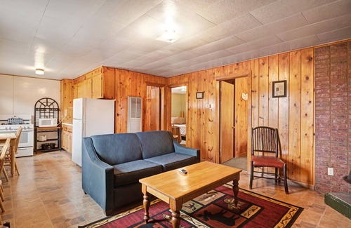 South Fork Cabin | Dog-friendly cabin with kitchen, WiFi, entertainment, & nearby ski access