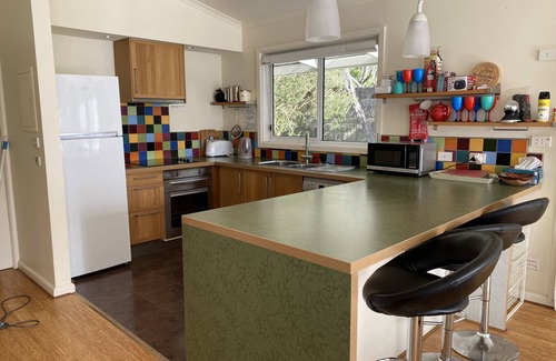 Sandy Point House | Dog friendly close to beach/shops, trampoline, hot outside shower, NBN Wifi