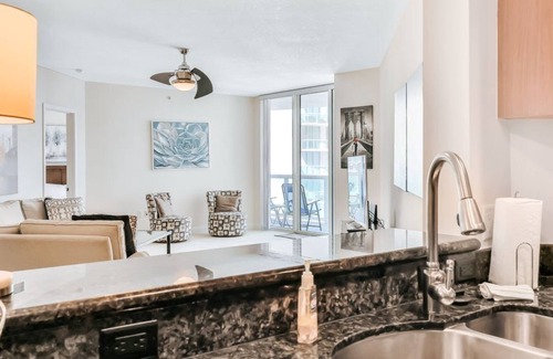 Kingston Condo | Dog-friendly coastal condo near the beach w/ river & ocean views & shared pool!