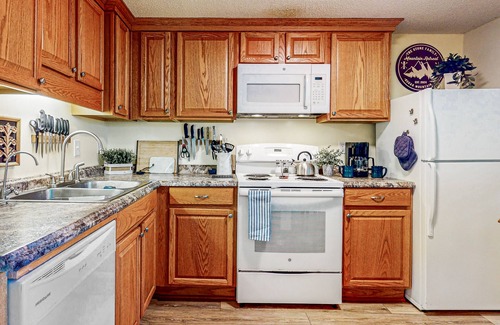 Sugar Mountain Condo | Dog Friendly condo w/spacious deck, near hiking trails and ski resorts