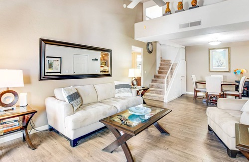 North Scottsdale Condo | Dog-friendly condo with pool, gym, & close to TPC Scottsdale - 30-day minimum