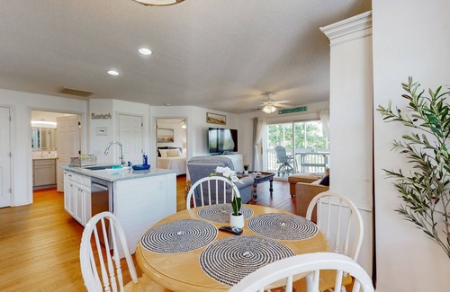 St. James Condo | Dog-friendly condo w/pool, tennis court, & coastal charm for a relaxing getaway