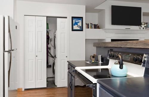 Alyeska Condo | Dog-Friendly Condo with WiFi, Wood-Burning Fireplace, Washer/Dryer, & Ski View