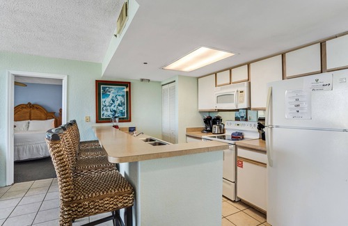 Key West Condo | Dog-friendly condo with pool & hot tub - walk or bike to beach