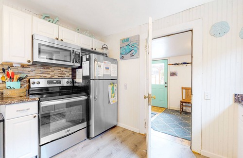 Rockaway Beach Cottage | Dog-Friendly Cottage with Private Hot Tub, Close to Beach & Downtown