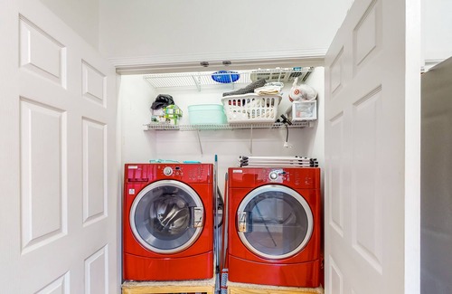 Fort Morgan House | Dog-friendly cottage with central AC, WiFi, and pool access - close to the beach