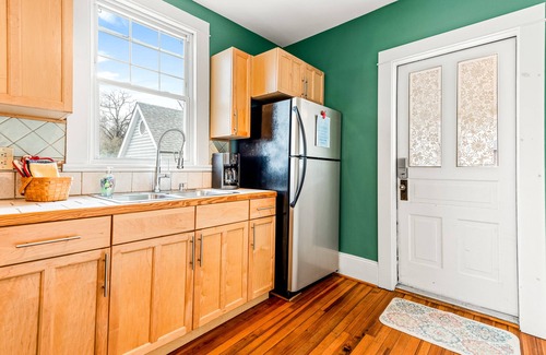 Albemarle Park Apartment | Dog-friendly downtown apartment with a spacious balcony & central AC