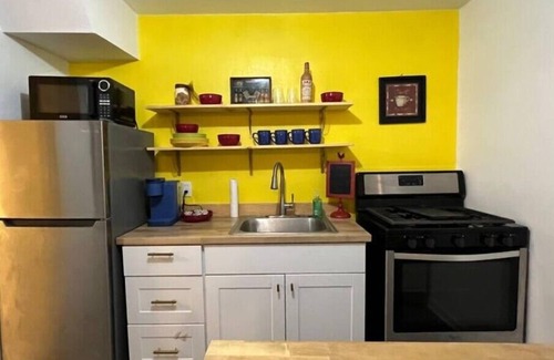 Govalle House | DOG FRIENDLY & EAST AUSTIN: WOW