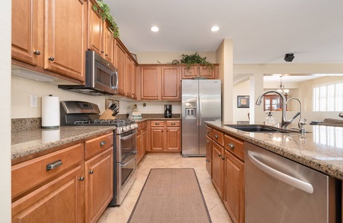 Fox Crossing House | Dog-friendly elegant home with classic finishes, enclosed yard & grill
