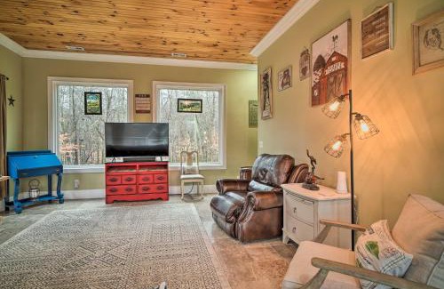 Sharps Chapel House | Dog-Friendly Family Home Steps to Norris Lake