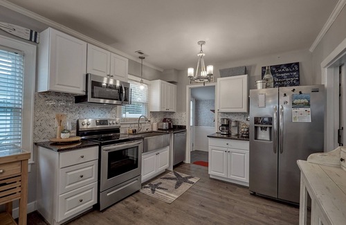 Hampton Cottage | Dog-friendly fenced 2BR/1.5 bath cottage, 2 blocks to beach, near military bases