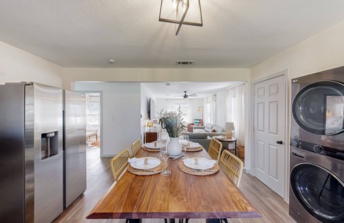 Bay City House | Dog-friendly home near downtown Bay City with streaming, washer/dryer, & AC