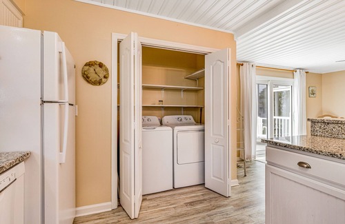 Ocean Ridge House | Dog-friendly home near the ocean with screened porch, central AC, & washer/dryer