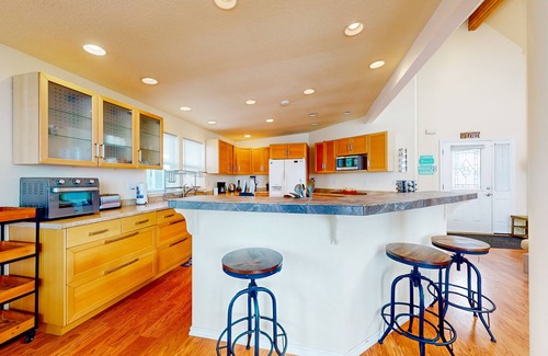 Lincoln City House | Dog-friendly home with beautiful ocean view, game room & easy beach access