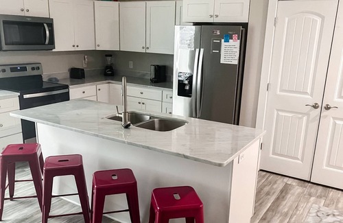 Ono Island House | Dog-Friendly Home w/ High-Speed WiFi, Central AC, Washer/Dryer, & Enclosed Yard