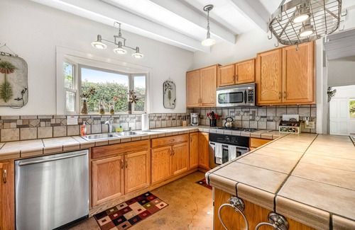 Inglenook Cabin | Dog-friendly home with deck & firepit - half a mile to beach