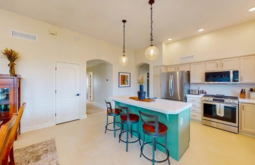 Oro Valley House | Dog-friendly home with mountain views, ample outdoor space, & washer/dryer