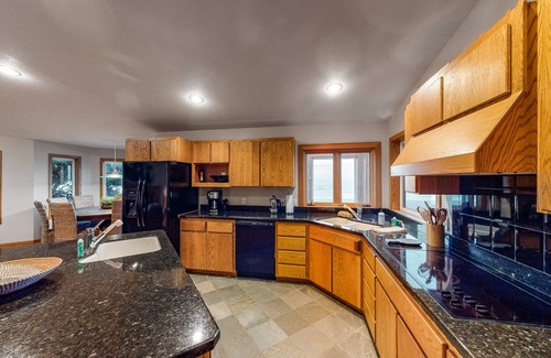 Bandon House | Dog-friendly home with ocean views, high-speed WiFi, and wood-burning fireplace