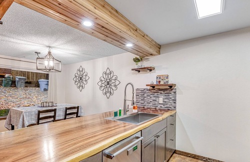Fife House | Dog-friendly home with spacious terrace & firepit - perfect for day trips