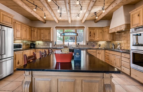 El Prado House | Dog-Friendly home with private hot tub, high-speed WiFi & wood-burning fireplace