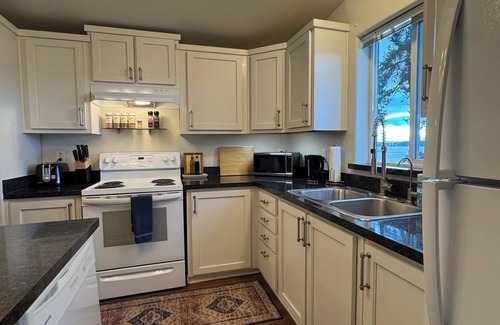 Freeland House | Dog-friendly home with stunning harbor and sunset views!